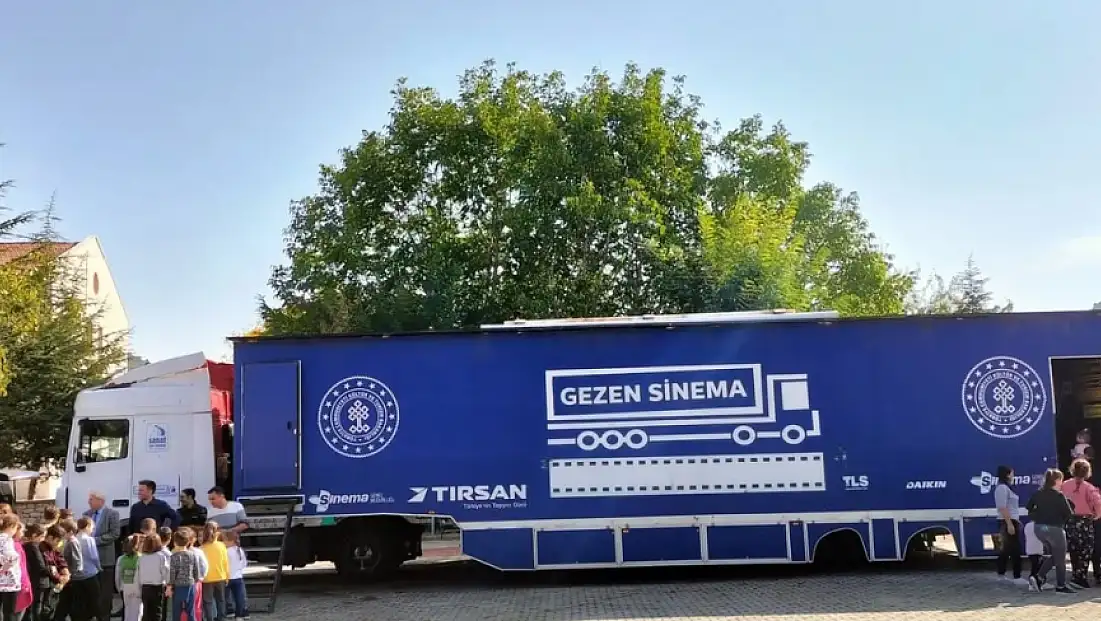 Elazığ’ın ilçeleri ‘Gezen Sinema Tırı’ ile buluşuyor