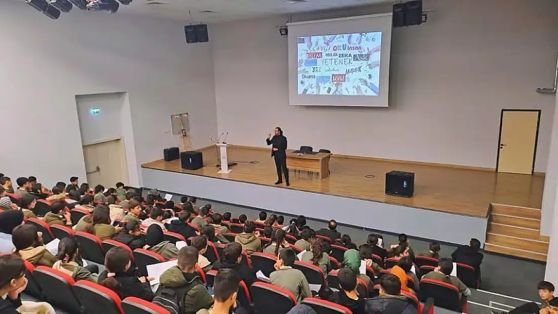 Gençler, geleceğe ‘Gelecek Sensin’ ile hazırlanıyor