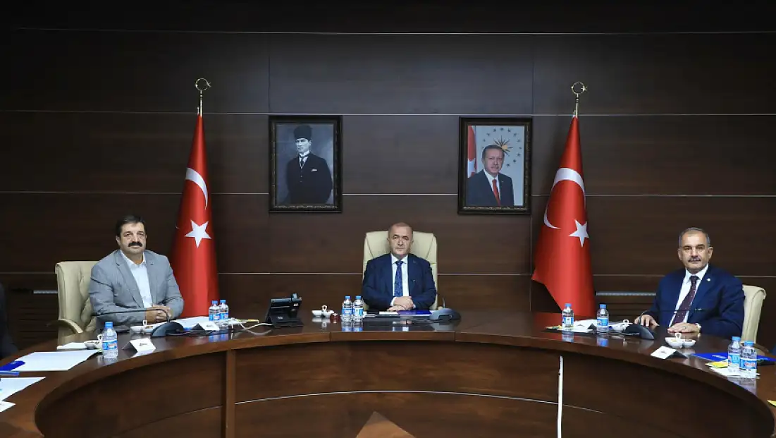 Vali Hatipoğlu başkanlığında istihdam ve mesleki eğitim toplantısı yapıldı