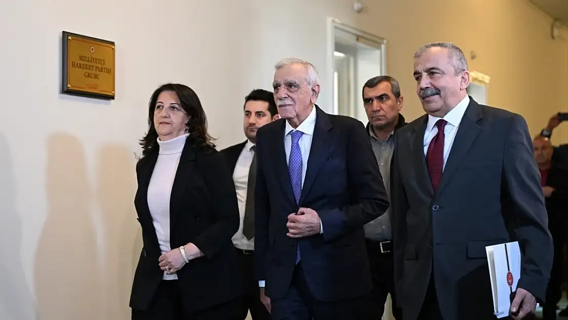 Ahmet Türk'ten Devlet Bahçeli'ye 'tespih' hediyesi