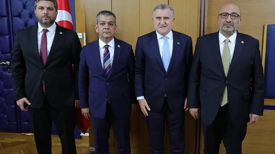 AK Parti Elazığ Milletvekillerinden Bakan Bak'a ziyaret
