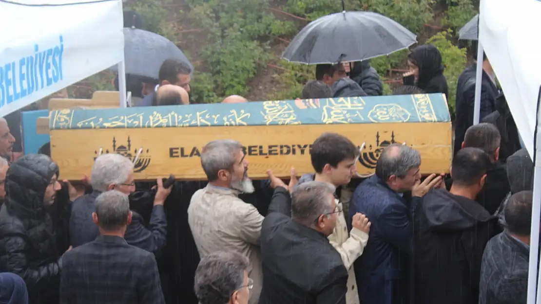 Arif Çakmak'ı sevenleri gözyaşlarıyla uğurladı