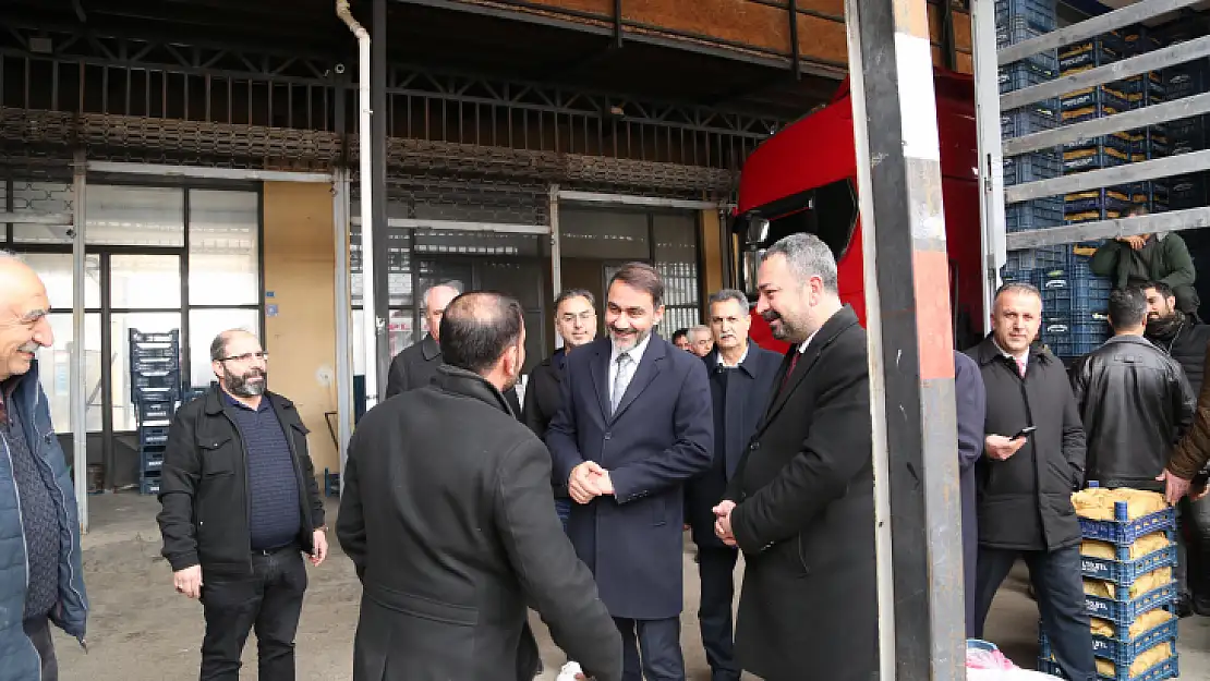 Başkan Adayı Duran'a sebze hali esnafından yoğun ilgi 