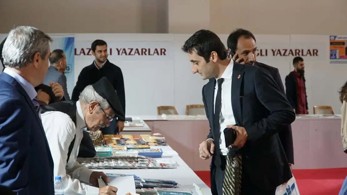 Başkan Akın, Kitap Fuarını ziyaret etti 