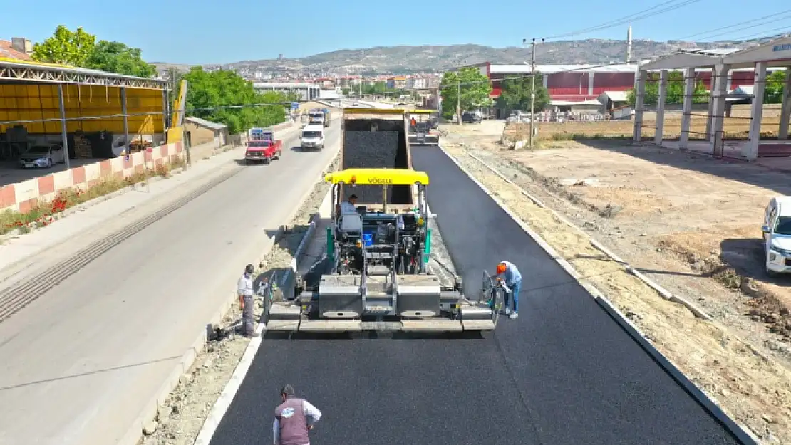 Belediye yol çalışmalarını sürdürüyor 