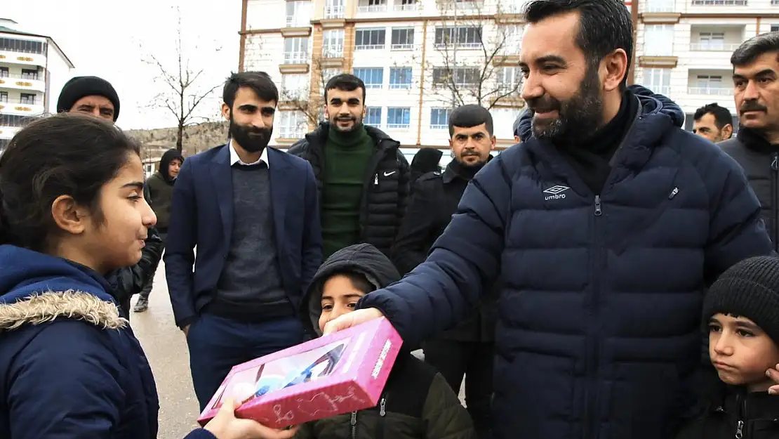 Başkan Şerifoğulları Mahalle Ziyaretlerini Sürdürüyor 