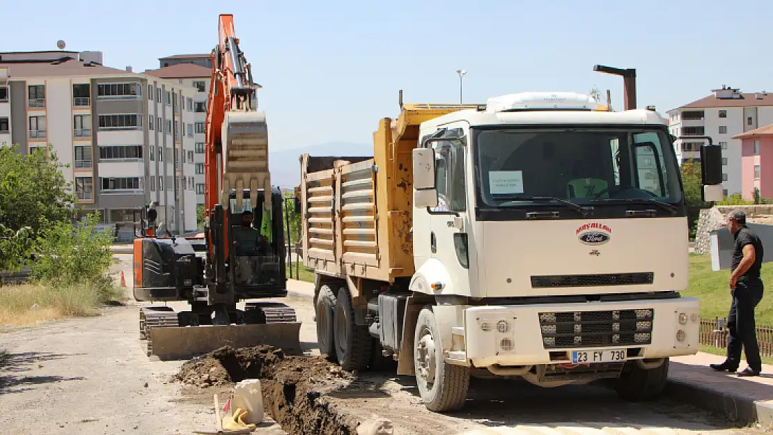 Elazığ Belediyesi altyapı yenileme çalışmaları sürüyor