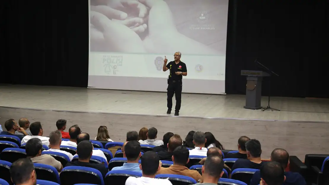 Elazığ Belediyesi Çalışanlarına Narko Rehber semineri verildi