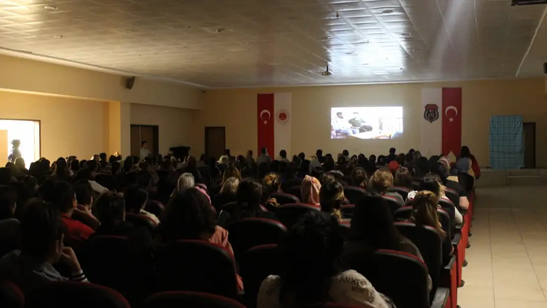 Elazığ Belediyesi, kadın hükümlüler için gösteri düzenledi