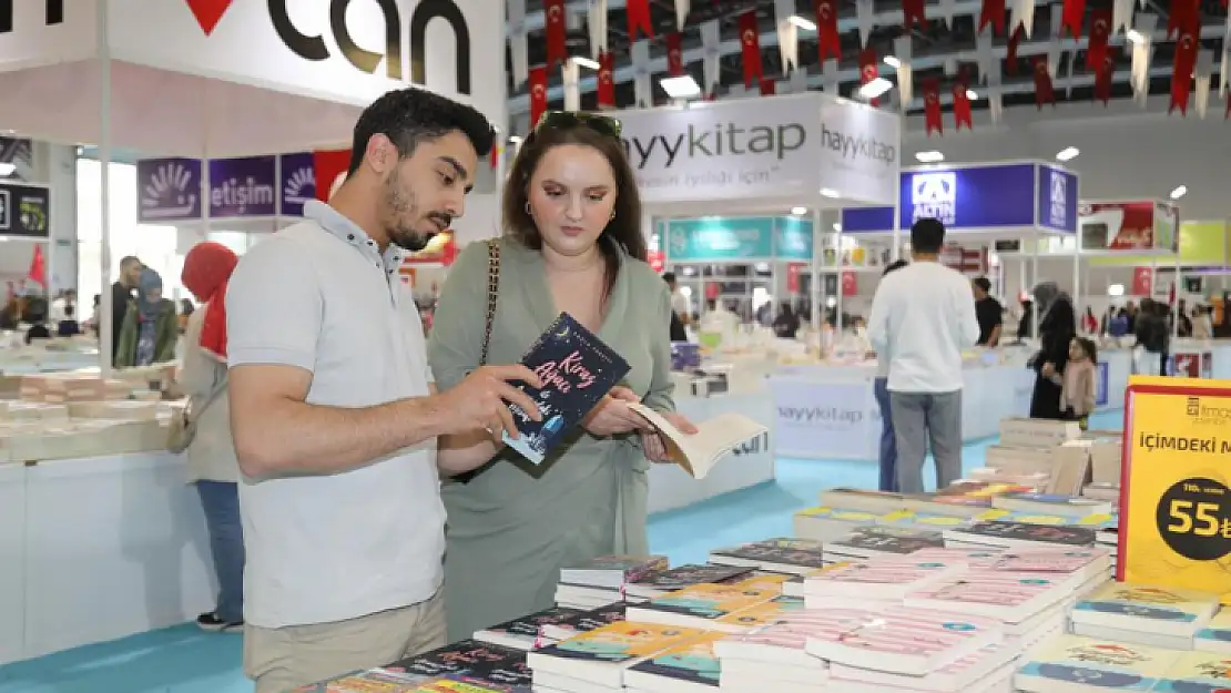 Elazığ Belediyesi Kitap Fuarı'na çevre illerden de yoğun ilgi