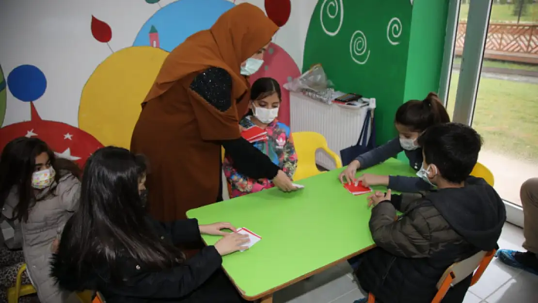 'Elazığ Belediyesi Masal Evleri' miniklerden yoğun ilgi görüyor