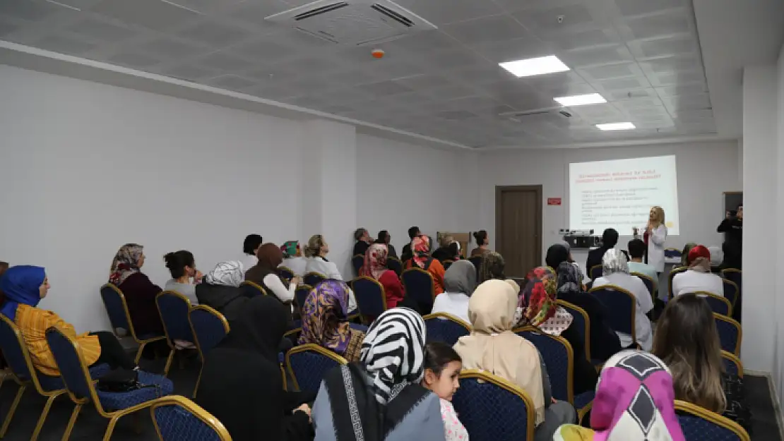 Elazığ Belediyesi'nden İlk Yardım Ve Temel Yaşam Desteği semineri 