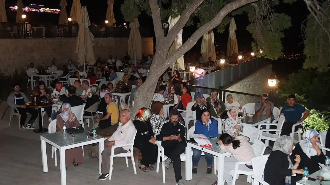 Elazığ Belediyesi'nden muhteşem kürsübaşı dinletisi