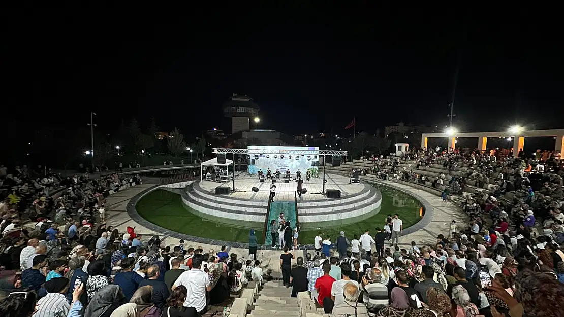 Elazığ Belediyesi yaz konserleri sürüyor