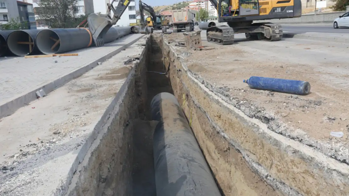 Elazığ'da altyapı yenileme çalışmaları sürüyor