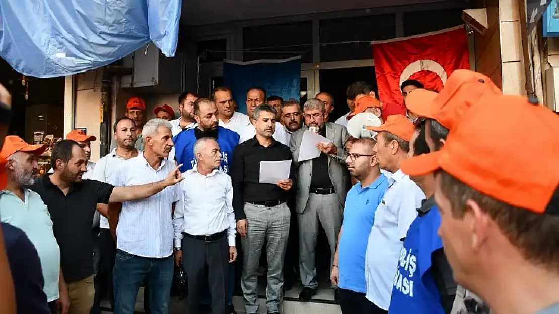 Elazığ'da işçiler geçinemiyoruz dedi!