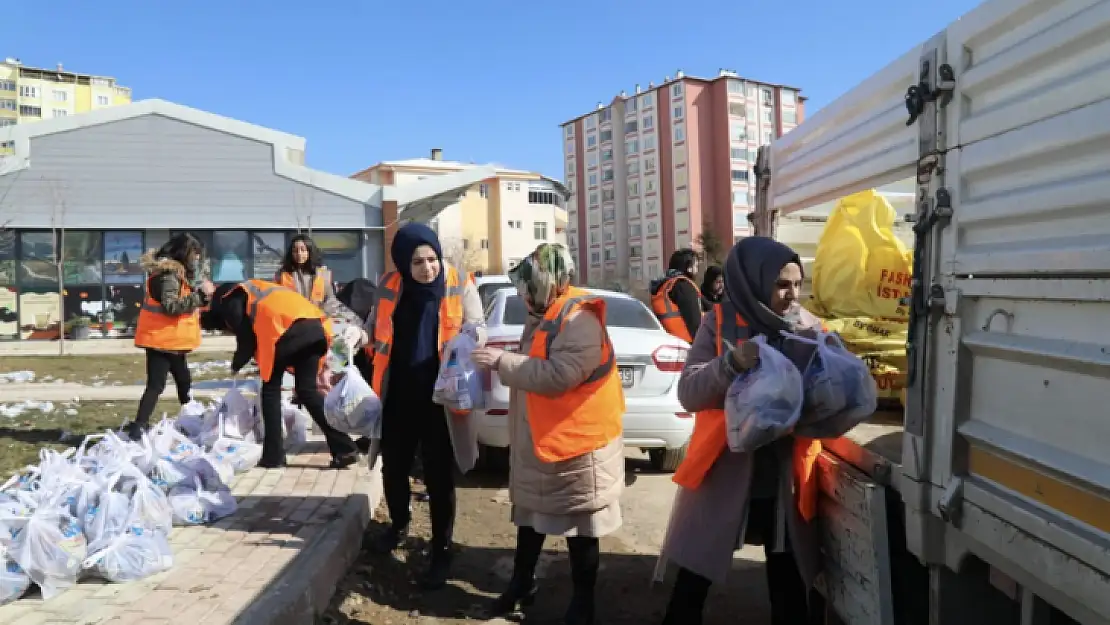 Elazığ, depremzedeler için tek yürek