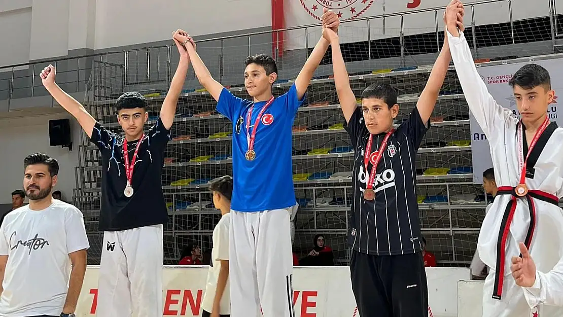 Elazığ takımı TAEKWONDO'da şampiyon oldu