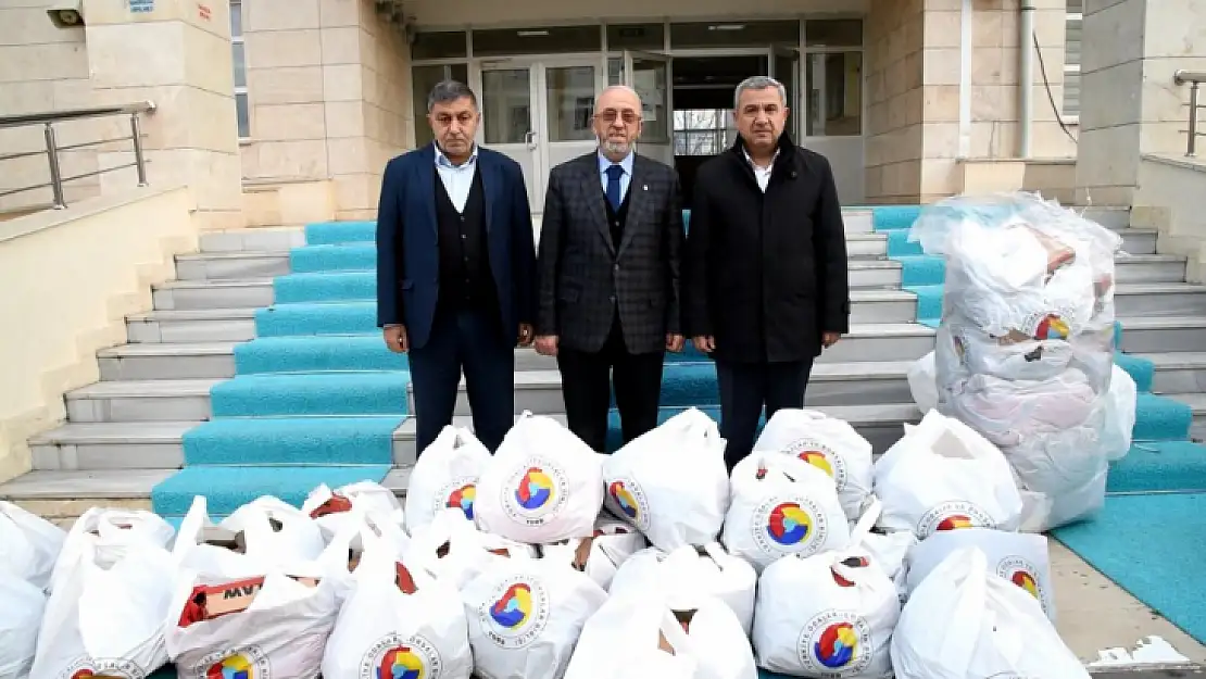 Elazığ Ticaret Borsası'ndan Karakoçan'daki öğrencilere yardım