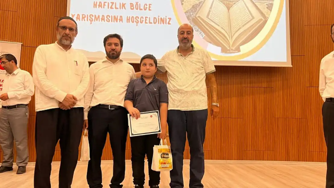 Elazığlı hafızlar bölge birincisi oldu