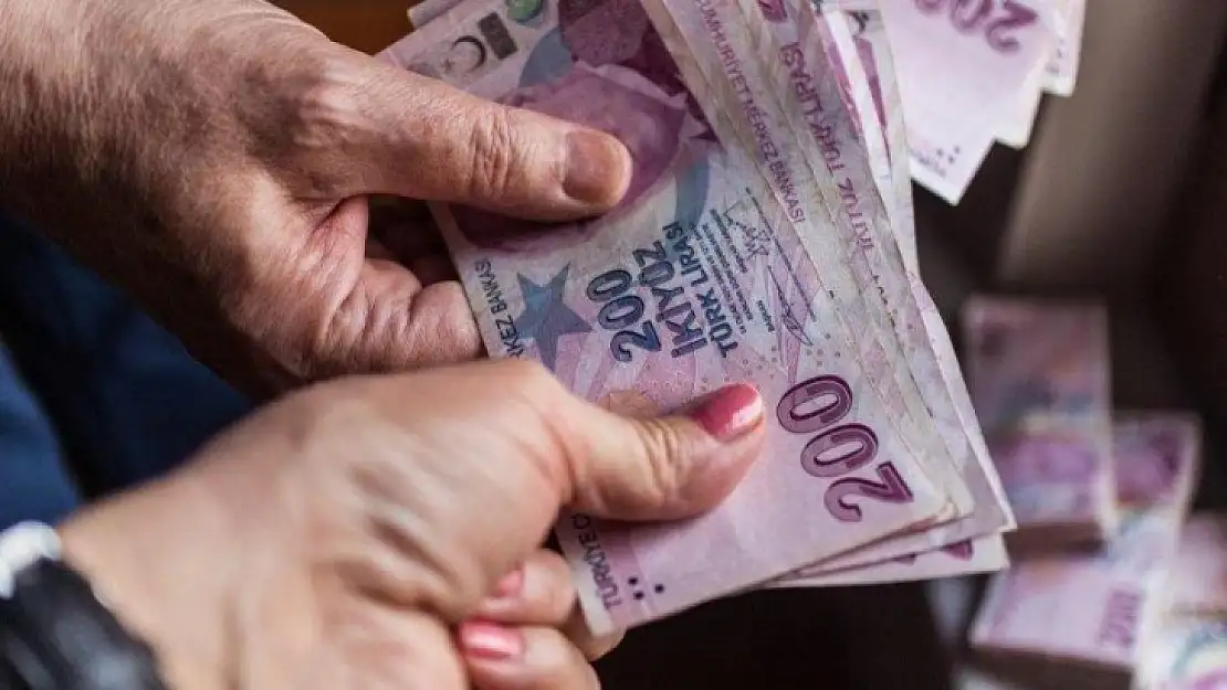 Emekli bayram ikramiyesi ödeme tarihleri netleşti 