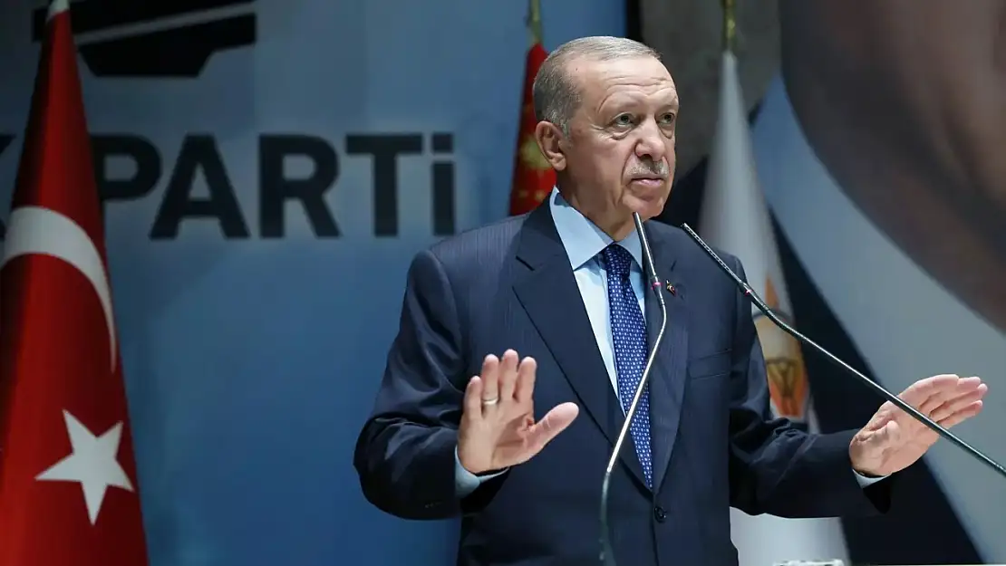 Erdoğan, Özgür Özel'e seslendi: Ayağını denk al