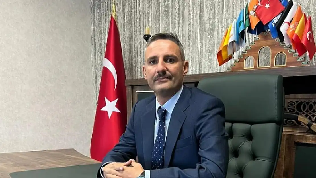 Ertan: Sözde paçavraların sallandırılmasını şiddetle kınıyorum 