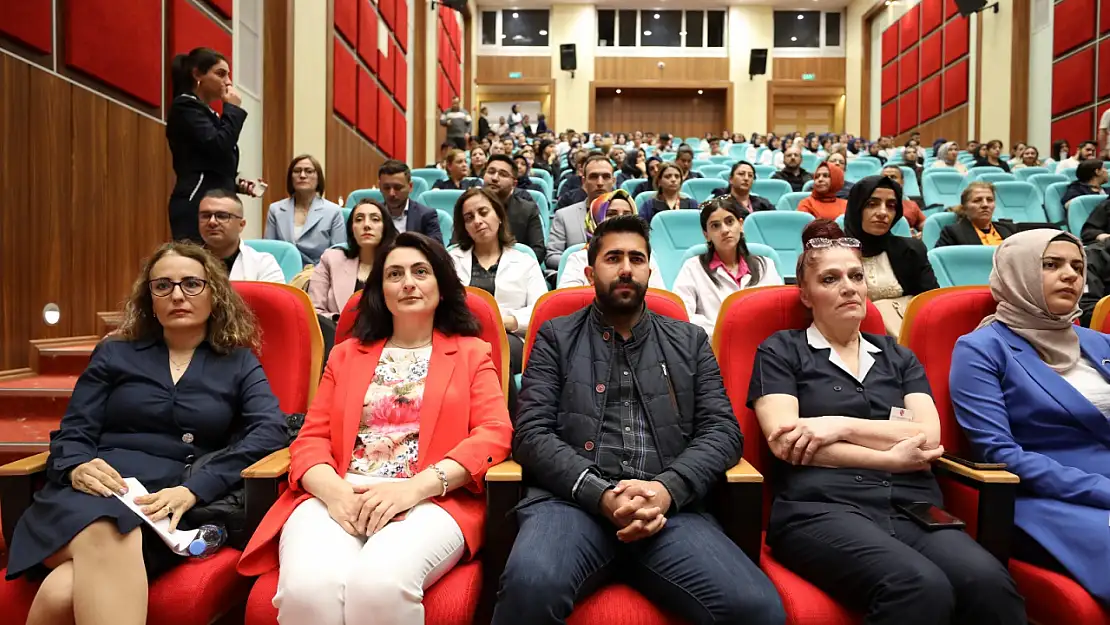 Fırat Üniversitesi Hastanesi'nde Hemşireler ve Ebeler Günü kutlandı