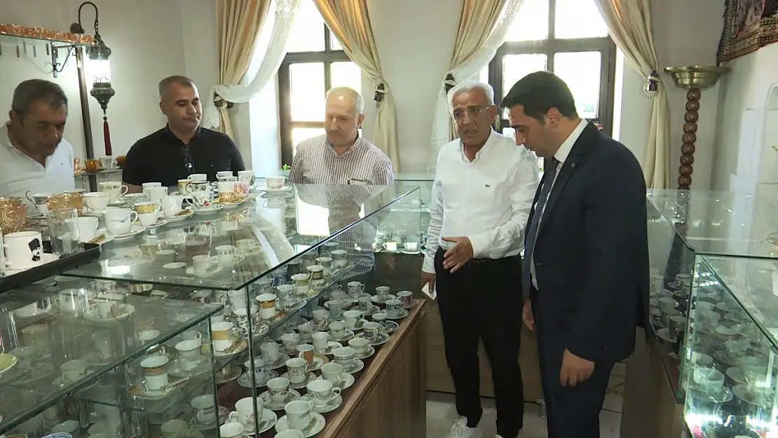 FKA Genel Sekreteri Budancamanak'tan, Kahve Fincanı Müzesine ziyaret