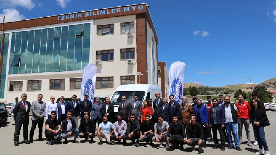 Ford Otomotiv A.Ş tarafından Fırat Üniversitesi'ne araç hibe edildi 