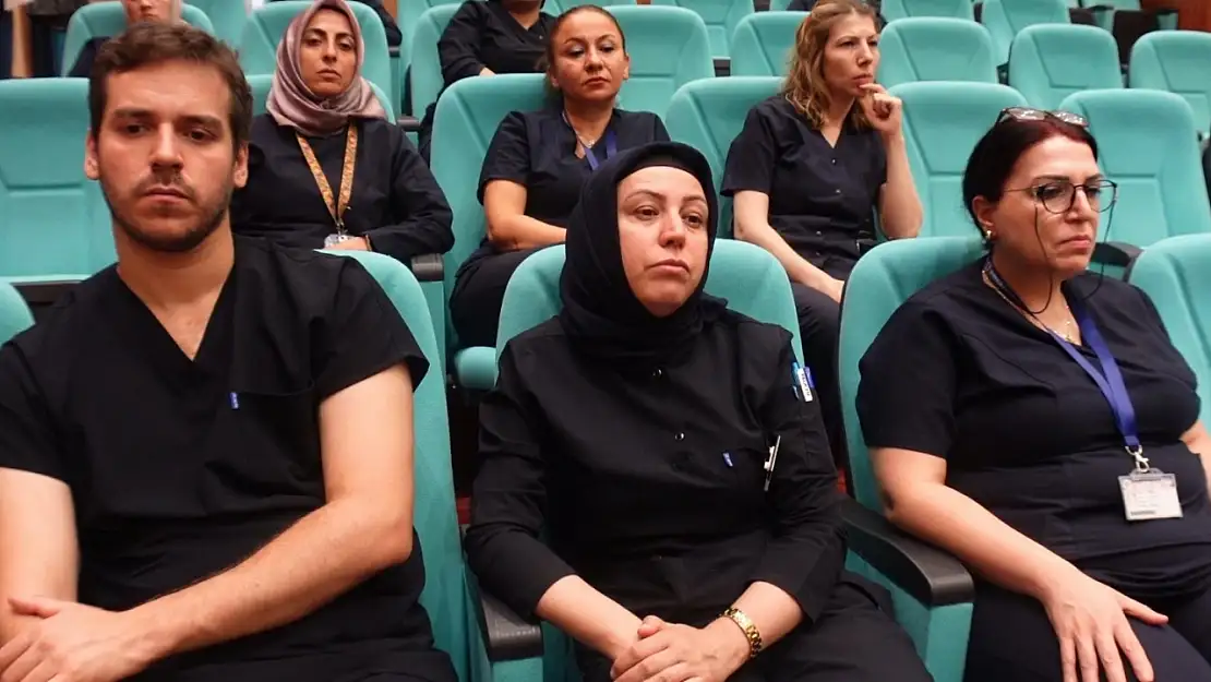 FÜ Hastanesi'nde 'Enfeksiyon Kontrolü ve Kişisel Koruyucu Ekipman' eğitimi