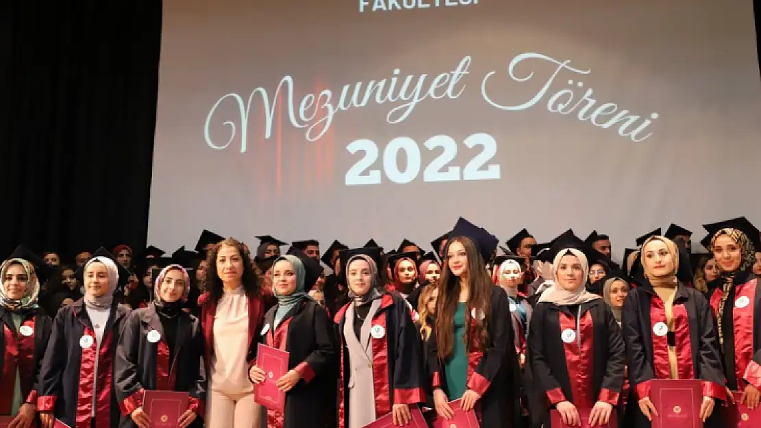 FÜ Sağlık Bilimleri Fakültesi mezuniyet töreni yapıldı 