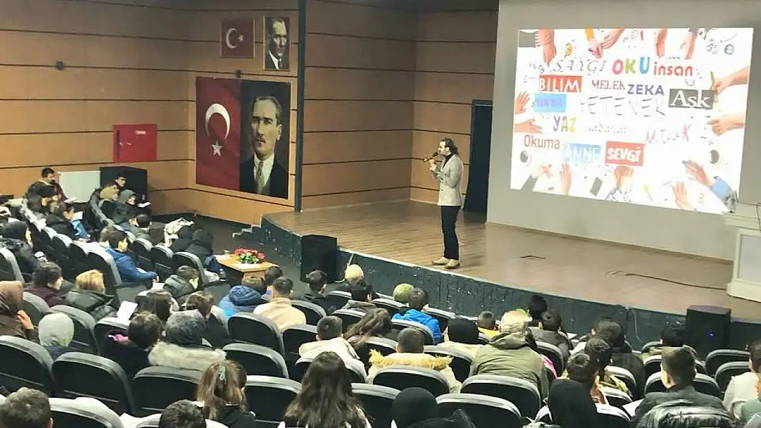 Gençler, geleceğe 'Gelecek Sensin' ile hazırlanıyor