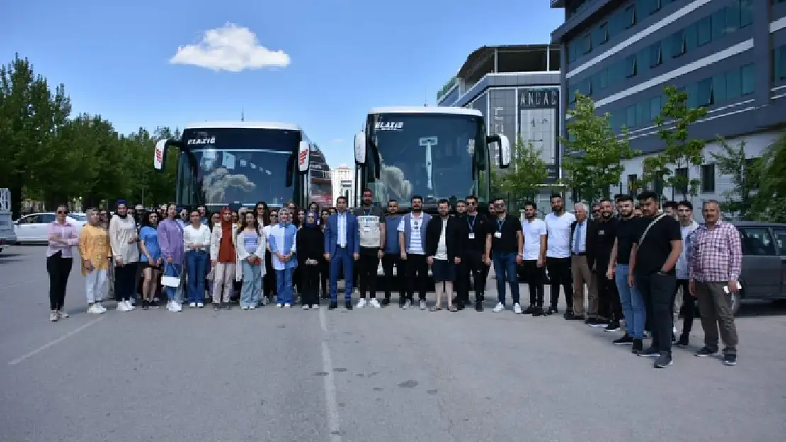 Gençler, tarih kokan illeri geziyor 