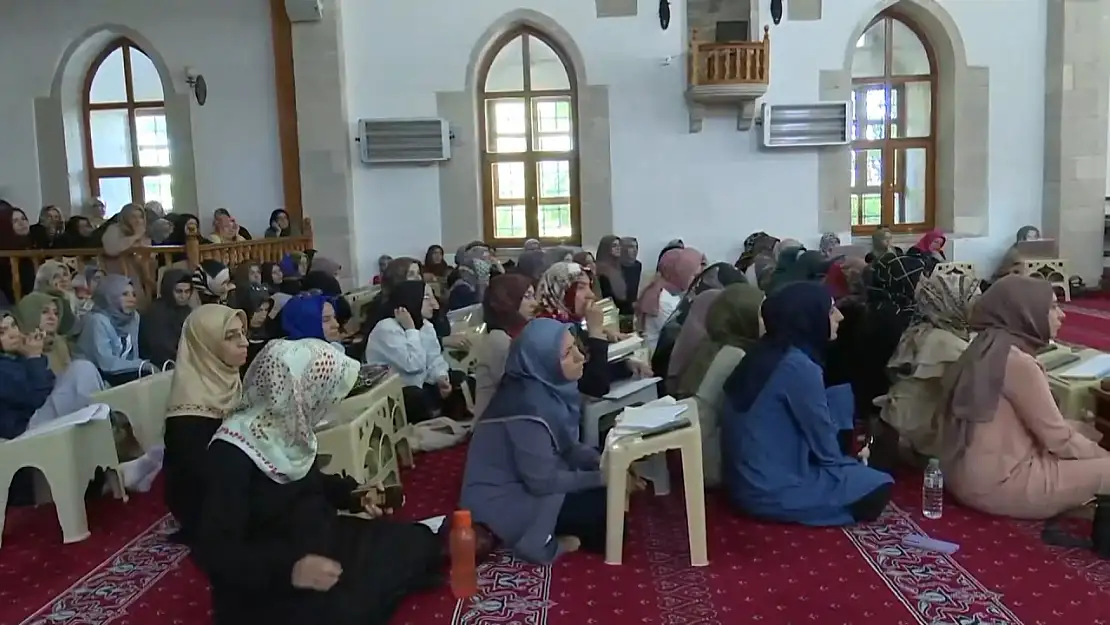 Harput Klasik Hadis Meclisi Programı ilmi dersler ile devam etti