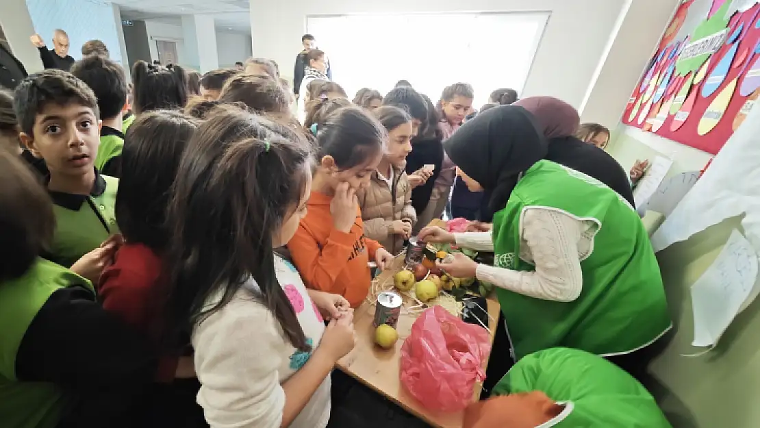 İHH'dan 'Dürüstlük Manavı' Etkinliği