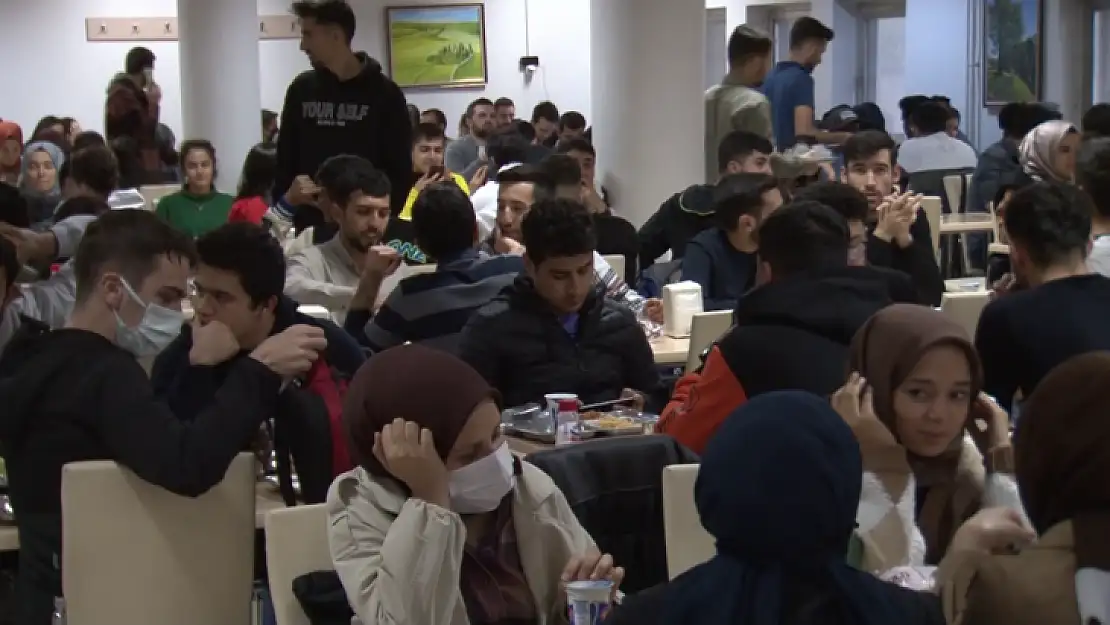 Kızılay, Fırat Üniversitesi öğrencileriyle iftarda buluştu 