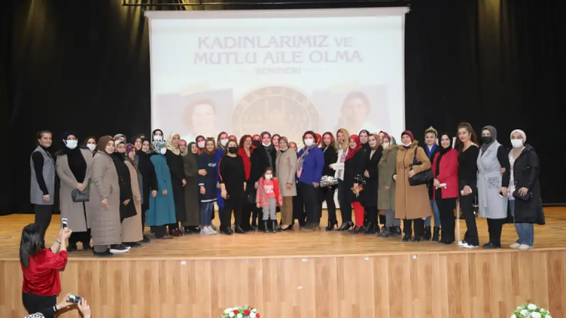 'Mutlu Aile Olma' seminerine kadınlardan büyük ilgi