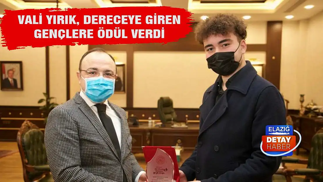 Vali Yırık, Dereceye Giren Gençlere Ödül Verdi