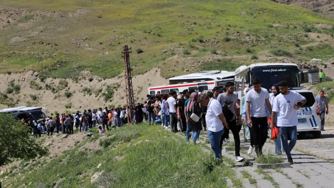 Öğrencilere tren yolculuğu ile Palu gezisi 