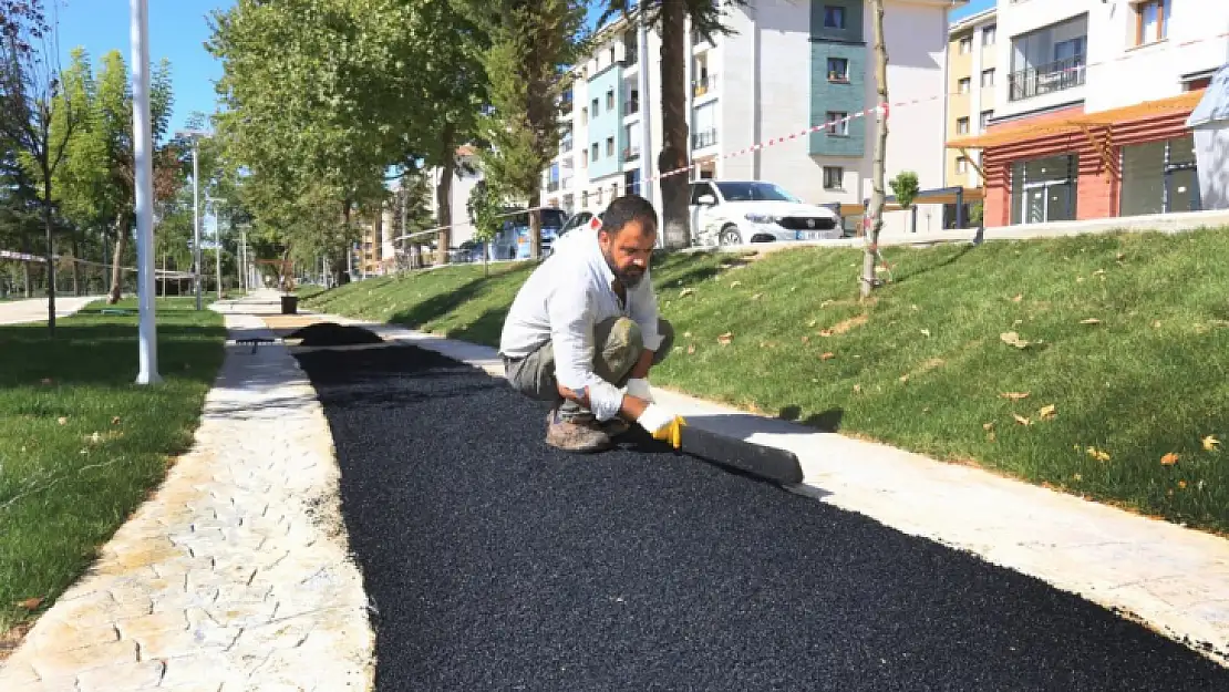 Park ve yürüyüş yollarında bakım çalışmaları sürüyor