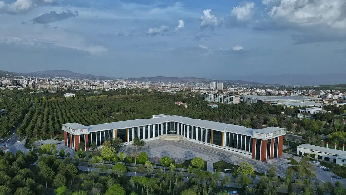 Rektör Göktaş, üniversite adaylarına seslendi