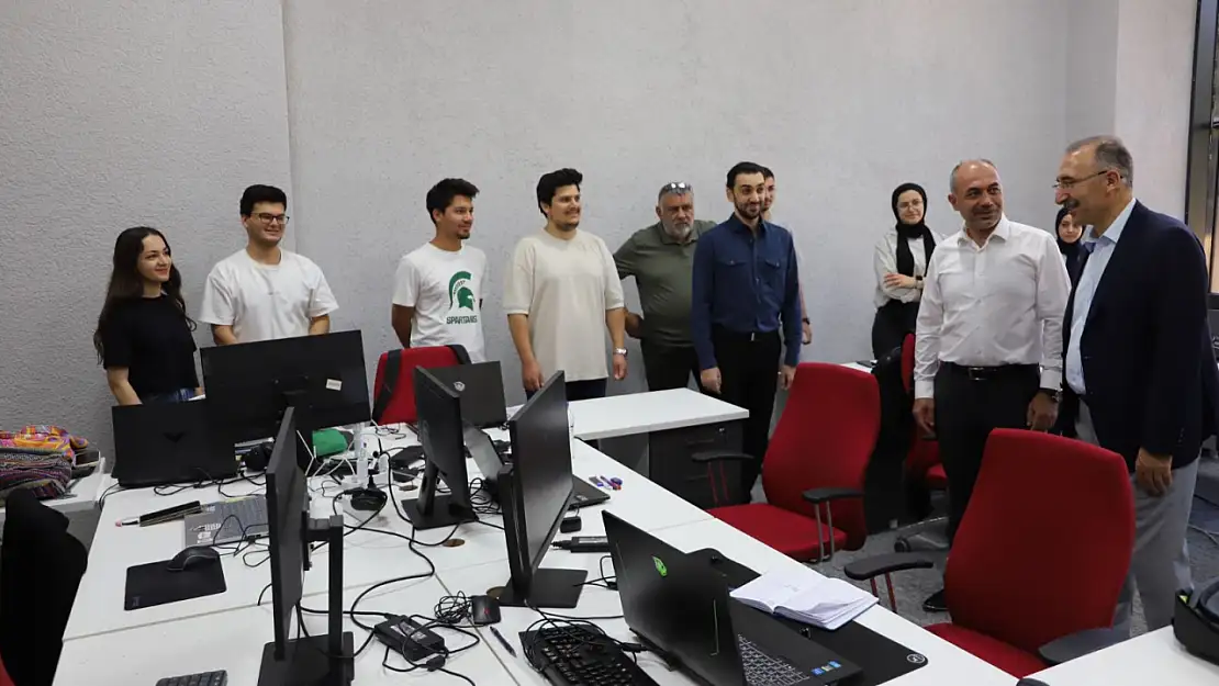Rektör Prof. Dr. Fahrettin Göktaş'tan Prof. Dr. Yasemin Açık Ar-Ge Merkezine ziyaret
