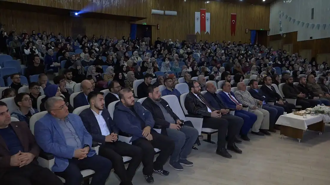 Salih Selman Elazığ'da konferans verdi