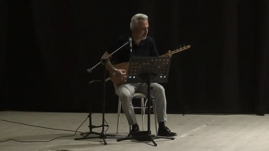 Şekeroğlu'ndan Stand-Up gösterisi