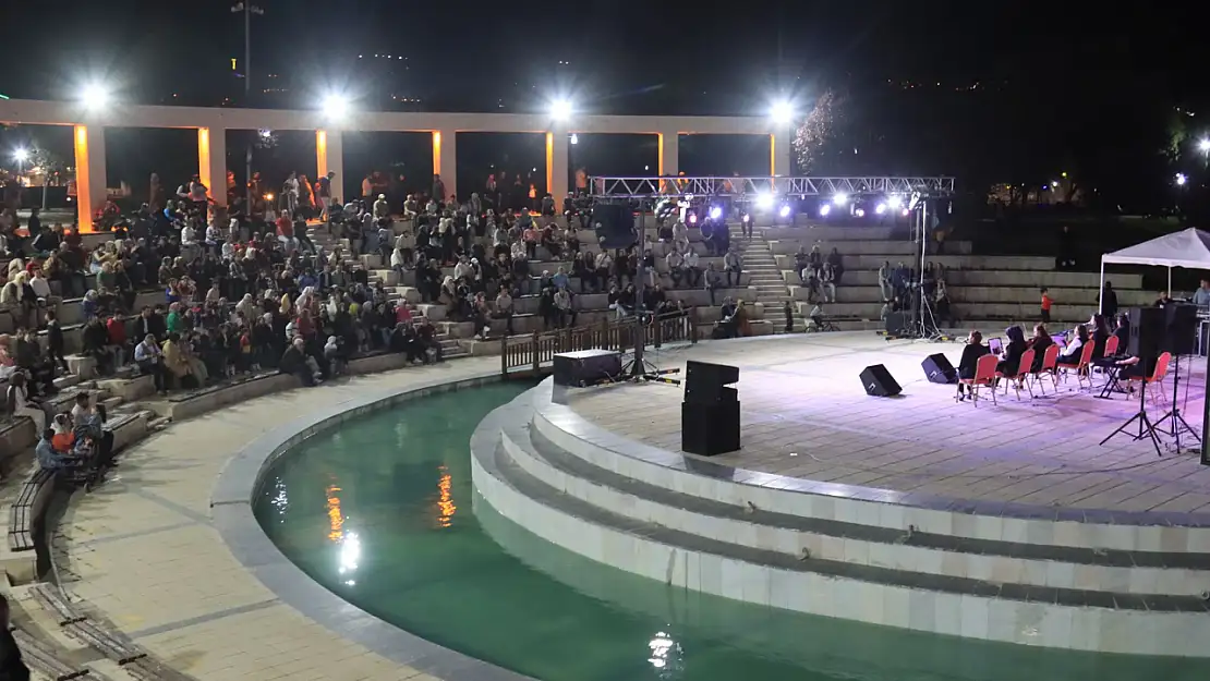 Yaz Etkinlikleri'nde, Nağme-İ Harput Kadın Musiki Topluluğu sahne aldı