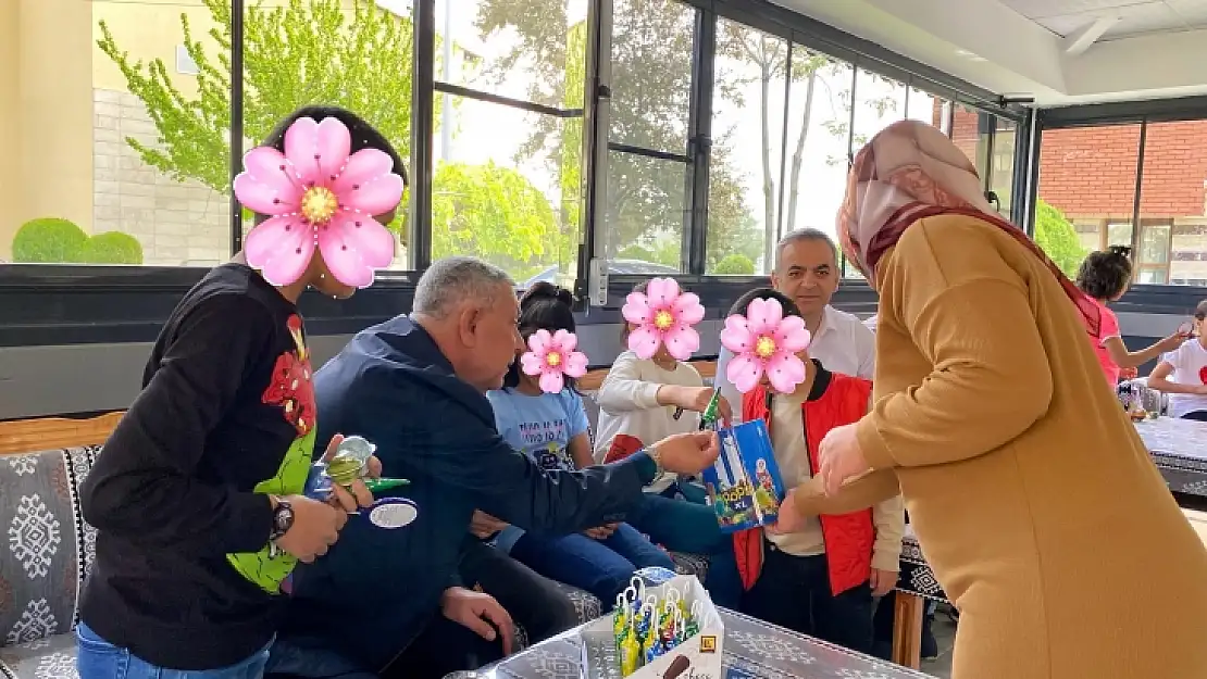 Yıldırım, Sevgi Evlerinde kalan çocukların bayramını kutladı