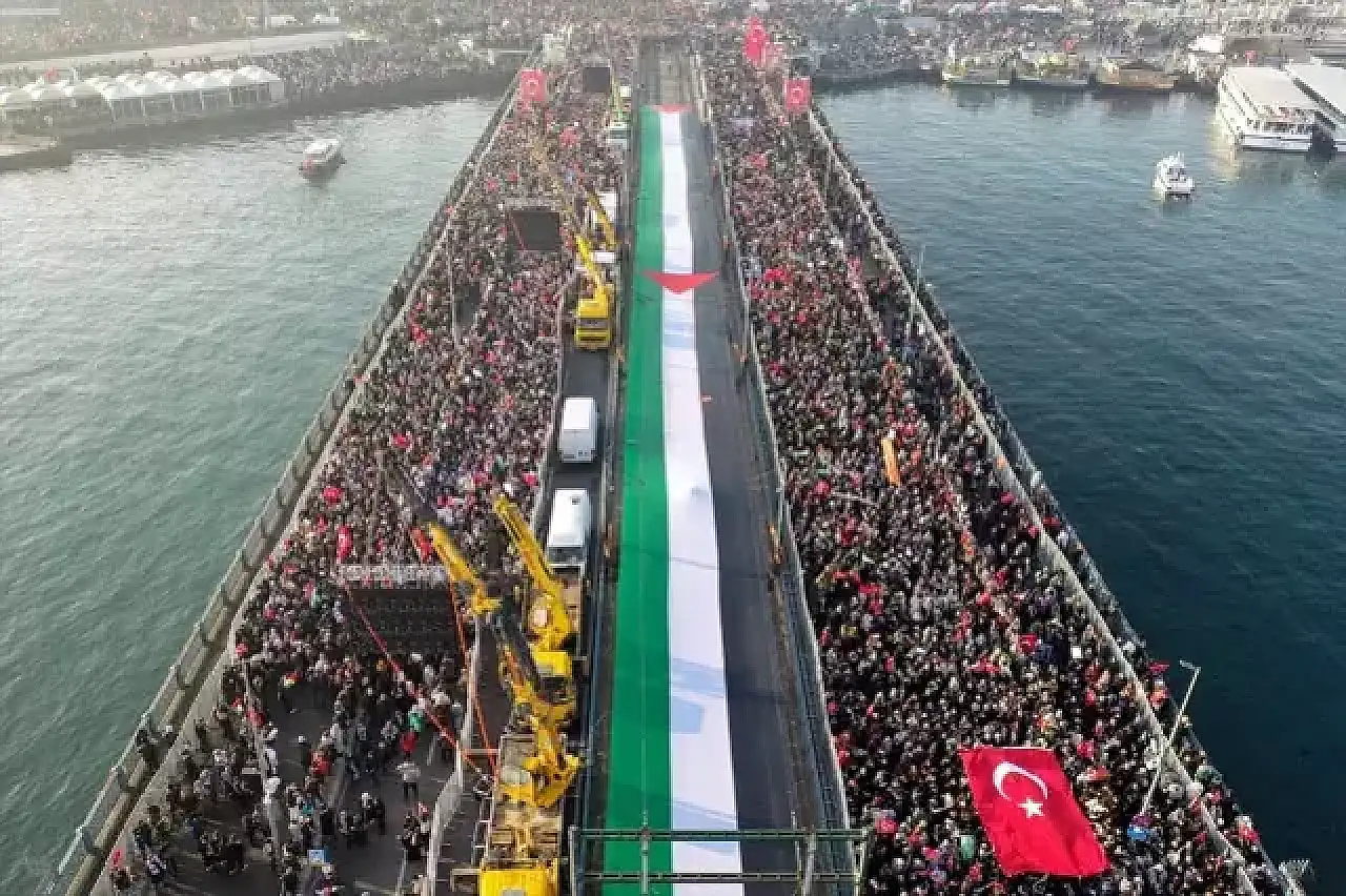 İstanbul'da yüz binlerce kişi Gazze için yürüdü!