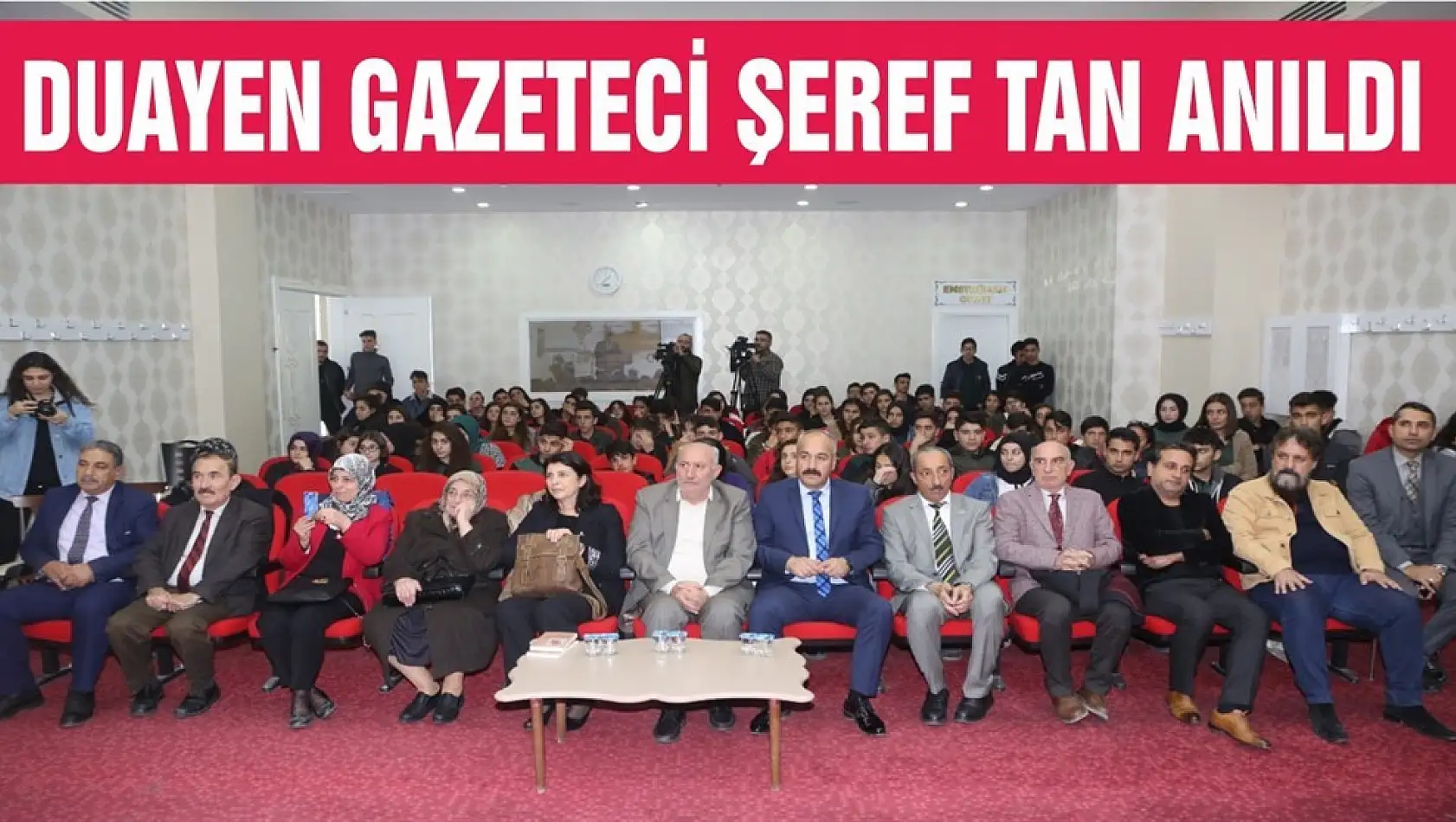 Gazeteci - Yazar Şeref Tan Anıldı