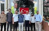 AK Parti Kovancılar ilçe başkanlığı esnafa bayrak dağıttı